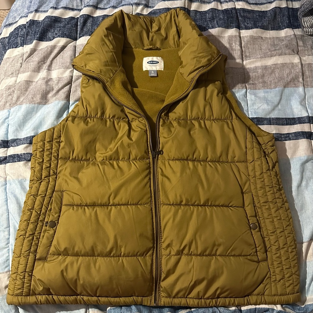 Old Navy Fleece Vest